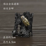 Фильтр чая с чистым оловянным листьем