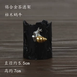 Фильтр чая с чистым оловянным листьем