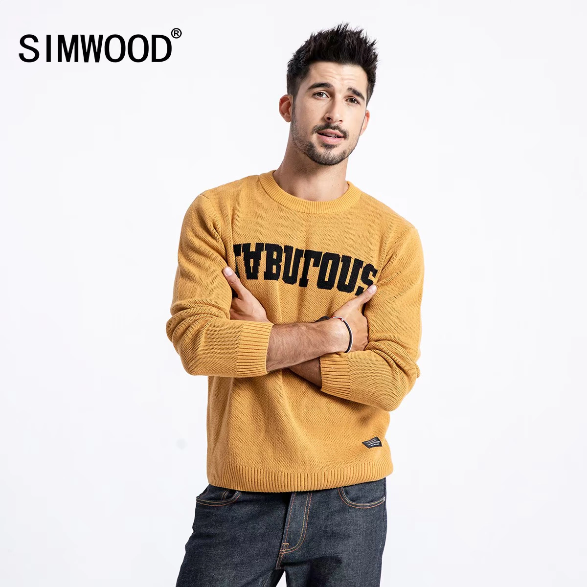 Simwood đơn giản quần áo nam 2018 thu đông mới chữ cái áo len jacquard giản dị áo thun tròn cổ áo len nam - Hàng dệt kim