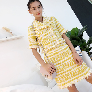 [Beyond the heart] cao cấp tùy chỉnh 2018 đầu mùa thu ngỗng vàng nhỏ hương thơm gió dệt len ​​coat nhỏ nữ ngắn