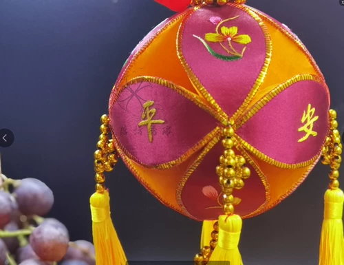 Отличные 12 -сантиметровые мастерство ручной работы ручной работы барабанных цветов и прохождения игрушек, чтобы уехать за границу подарок Чжуан Национальность