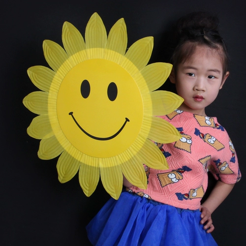Люйи Смех Лицо подсолнечник детского сада детский танцевальный реквизит 1 мая