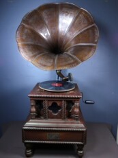 Виниловый проигрыватель 国外回流铜喇叭手摇式留声机民国西洋留声机黑胶唱片机