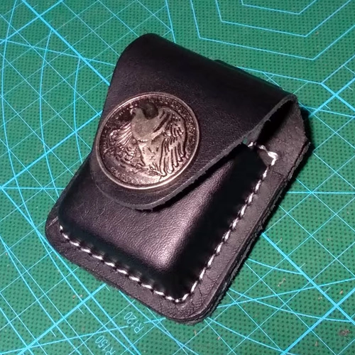 Зажигалка на керосине, кожаный черный чехол, из натуральной кожи