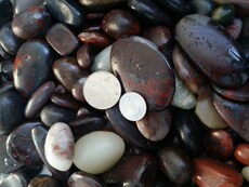 Ювелирные изделия и полуфабрикаты 桂林鸡血玉原石小料，每个大约5到10克