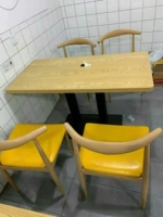 Один стол, четыре бревна стула Желтые колодки