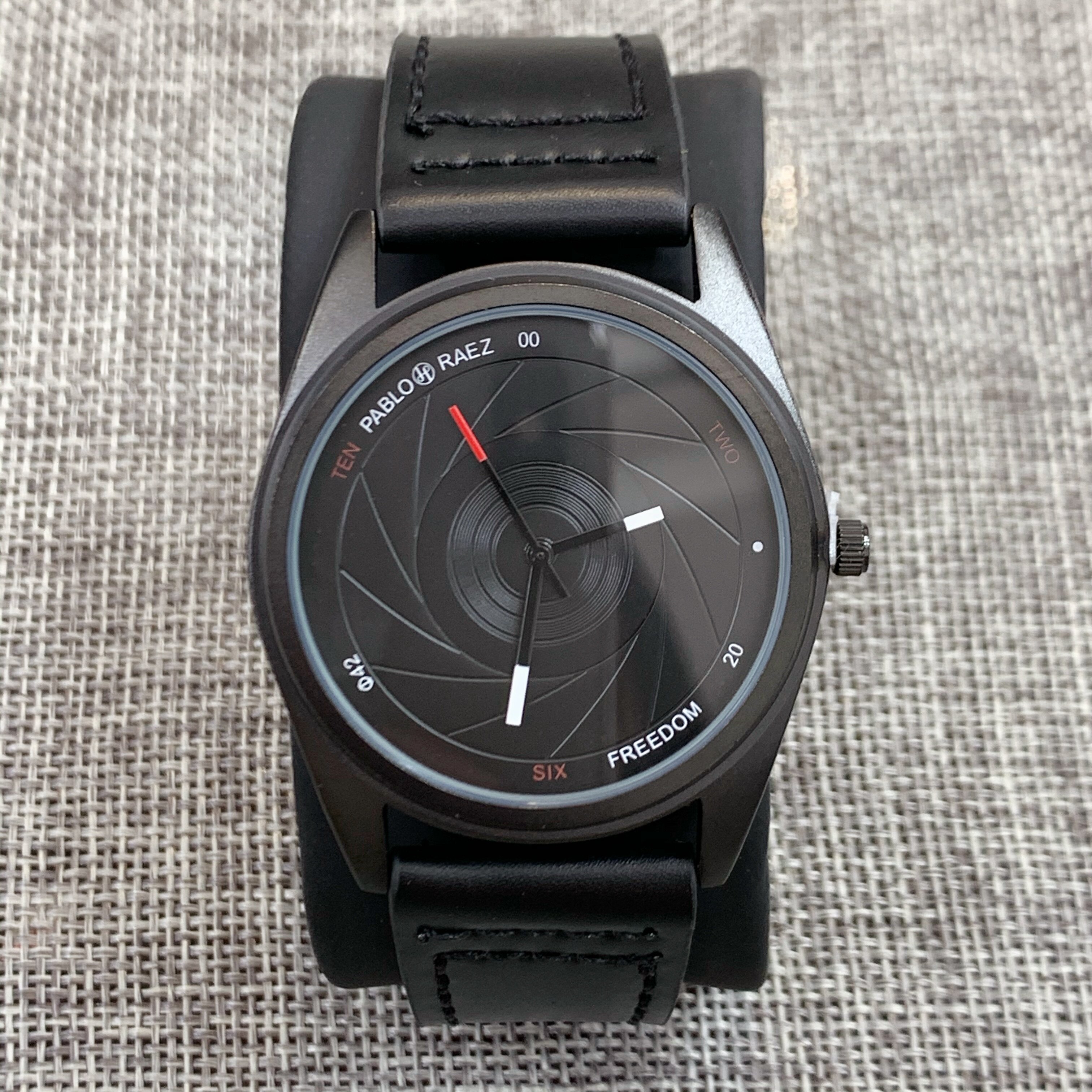 New Fashion watch Spiral Dial Personalized Men's Belt Quartz Tungsten Steel Black Case_voghion.com