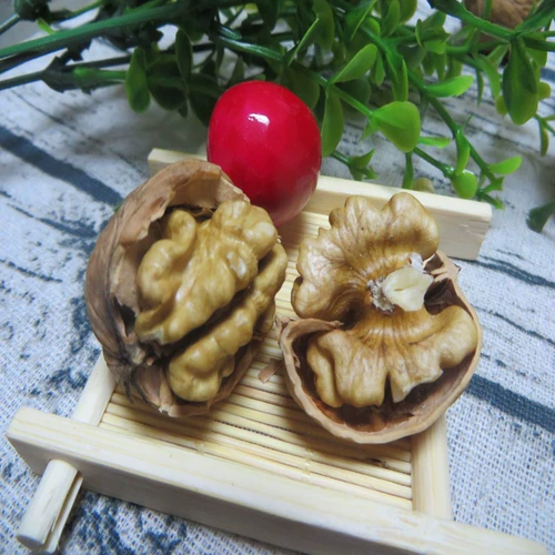 БЕСПЛАТНАЯ ДОСТАВКА 2022 Новые товары бумаги -привязанная к ореховым орехам тонкая проникновение кожи орехов и загруженных фирменных закусок Jixian Farm закуски