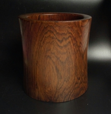 Подставка для канцелярии 老料黄花梨木虎皮纹山水纹束腰形大笔筒 有底孔 文理清晰