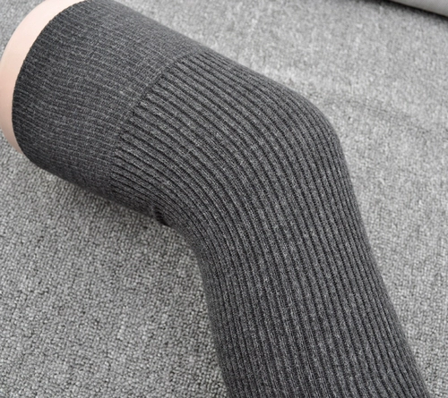 Полная 3 бесплатная доставка Нагревательная пряжа 100D Вертикальные полосы, упругие наложения, носки для коленных носков и осенние носки с высокой трубкой.