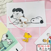 Nhật Bản và Hàn Quốc phim hoạt hình snoopy dễ thương Snoopy hợp kim thả dầu pin in hoạt hình dễ thương huy hiệu chó trâm - Trâm cài