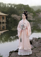 Китайцы одежда наборы 遥香 簪花阁汉服定制 白色真丝春夏款明制竖领对襟直领衫马面裙套