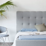 Томатный дизайн производится серым/вытягивающим/тканевым кроватью/структура с тремя кроватями. Оригинальная нордическая современная мягкая кровать