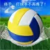 Inflatable mềm cứng bóng chuyền số 5 bóng chuyền sinh viên kiểm tra đặc biệt bóng chuyền siêu mềm không làm tổn thương tay kháng quần áo chơi bóng chuyền	 Bóng chuyền