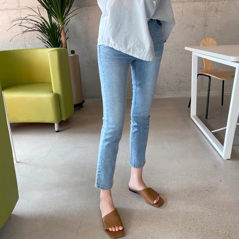 Light blue straight-leg jeans for women in the summer of 2022, a thin new style for petite women, eight-nine-inch cigarette tube pants details Picture