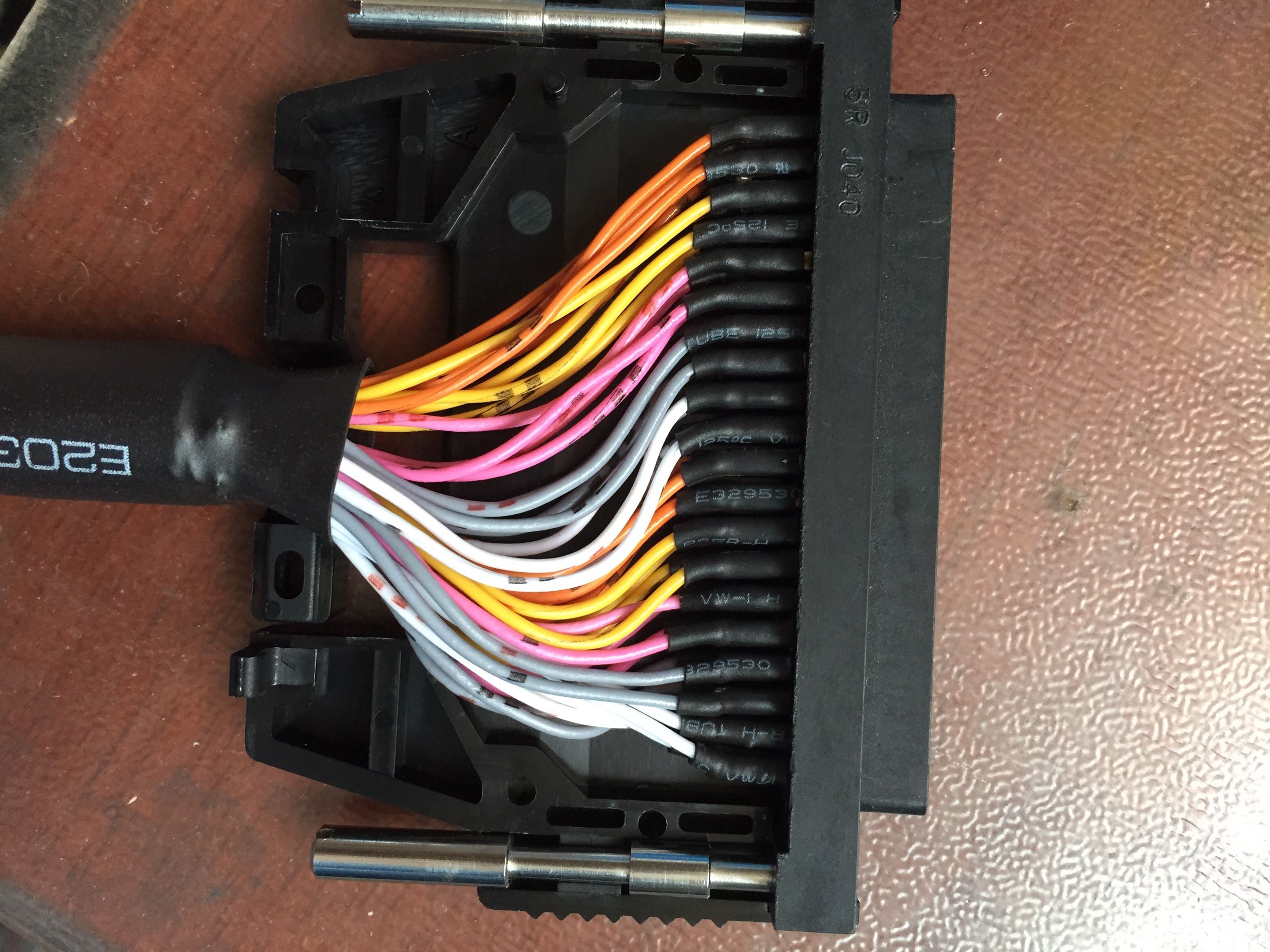 New A6CON1 Fujitsu 40-pin connector to plug Omron Mitsubishi PLC wiring hpg 