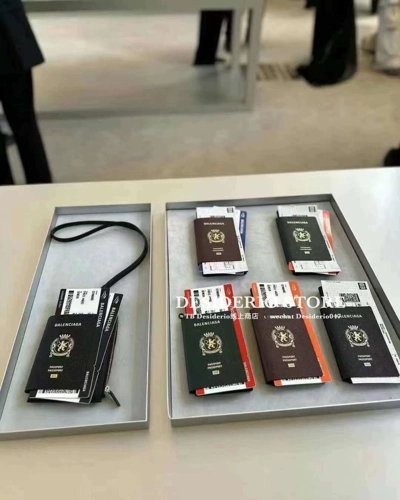 Balenciaga Paris Family 24SS New Cortex Pass Pass Pass Mobile Pac