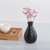 Gốm đen retro nhỏ bình phong cách Nhật hoa khô hoa Zen Zen hoa trang trí bàn bàn trang trí mềm mại - Vase / Bồn hoa & Kệ bình cắm hoa Vase / Bồn hoa & Kệ