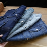 Трендовая осенняя джинсовая куртка для отдыха
