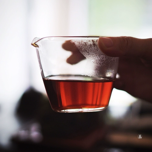 Palace Xiaoyu Tea Lao Tea Mini Brown Mountain Original Pu'er Office Office Portable Tea Бесплатная доставка