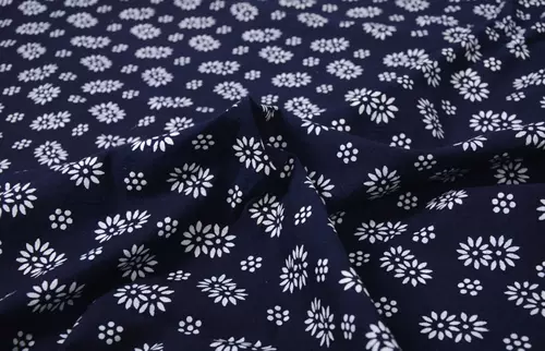 Национальная семья Вучэнь Фенгнонг