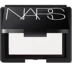 Hoa Kỳ NARS Nass trần ánh sáng bột trong suốt bột bột lỏng đặt bột trang điểm kéo dài kiểm soát dầu 7 gam