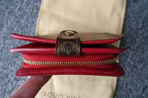 LV/ Louis Vuitton средний возраст винтажный подлинный выпущенный когда-то черешневый короткий бумажник с пятном