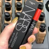 Nars Nasron Girl Hipstick Pen Red 1,8 г танцевальная лихорадка Bahama Cruella DV