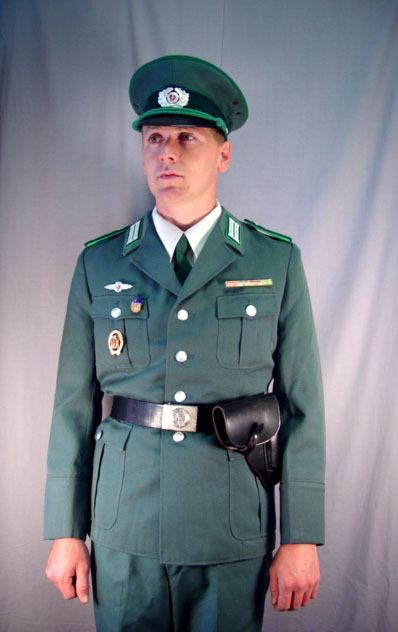 тайны полиции гдр. народная милиция гдр. полиция гдр. форма полиции фрг 1950. полиция гдр.