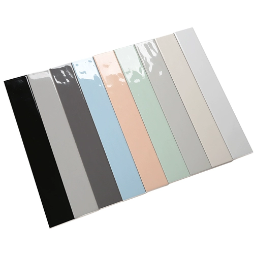 Знаменитый бирж с северным белым кирпич