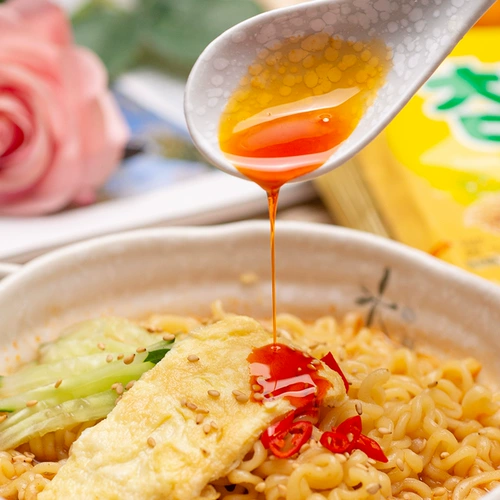 不倒翁 Мгновенная комбинация лапши 5 мешков отаки морепродукты сыр морепродукты Кимчи соус настоящий золотой рамен устрицы