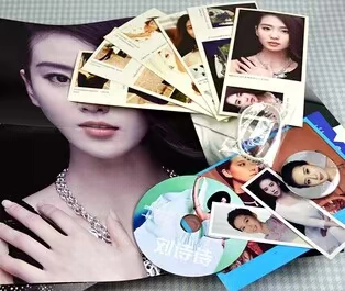 Бесплатная доставка Liu Shishi Photo Auto -Подписано новая роскошная подарочная коробка набор фото + подпись фото