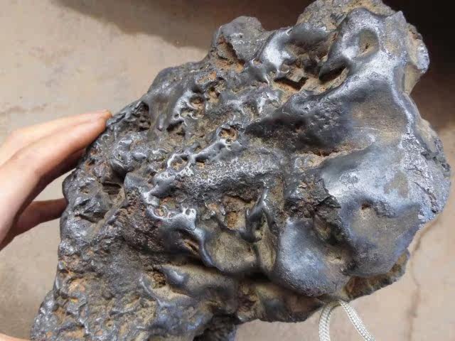 天然陨石原石铁陨石镍铁天铁真品黑陨石天外陨石宇宙能量-克价