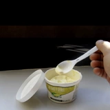 Одноразовая складная пластиковая ложка упаковка ложки ложки мороженое с мороженым.