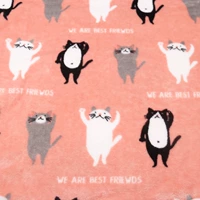 Розовый стоящий кот