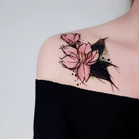 Листья лотоса плеча