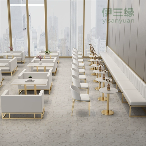 Железная карта, сидящая на диване против Wall West Restaurant Cafe, столик ресторана Хунань и кресло, столик для карт горячего горшка.