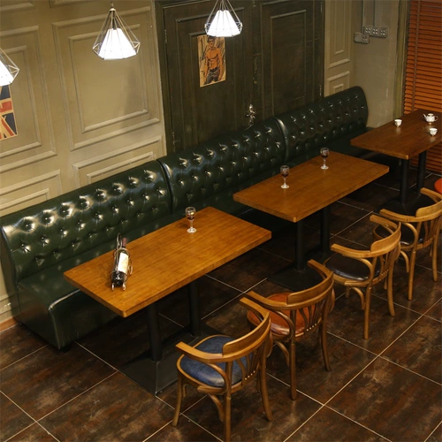 Ретро диван, шпильки для волос, десертный чай с молоком из натурального дерева