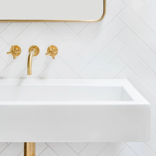 Сетка красная рыба костяная костяная мозаичная плитка туалетная ванная балкона настенная плитка маленькие кусочки современной простоты черно -белая серая