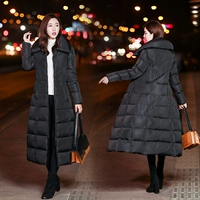 2018 mới của phụ nữ bông trùm đầu Hàn Quốc phiên bản của tự canh tác trong phần dài trên đầu gối áo chống mùa giải phóng mặt bằng bông dày 袄 áo khoác lông vũ dáng dài nữ