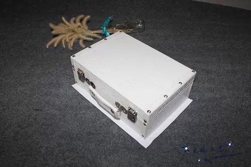 Ретро портативный стенд, белый реквизит для фотографии, черный чемодан для путешествий, простой и элегантный дизайн