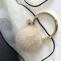 Кремового цвета