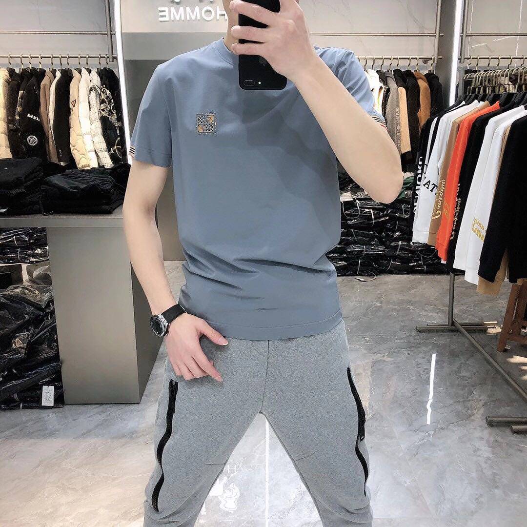 A new European short-sleeved men's fashion brand, a popular half-sleeved round-neck solid color mercerized cotton men's T-shirt with a slimming base layer Specification image