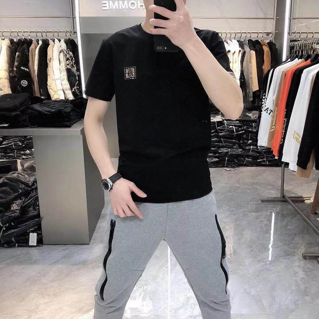 A new European short-sleeved men's fashion brand, a popular half-sleeved round-neck solid color mercerized cotton men's T-shirt with a slimming base layer details Picture