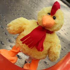 Электронная игрушка 摇头摆尾系列暴躁小公鸡电动毛绒发声玩具咯咯哒跳舞小鸡趣味礼物