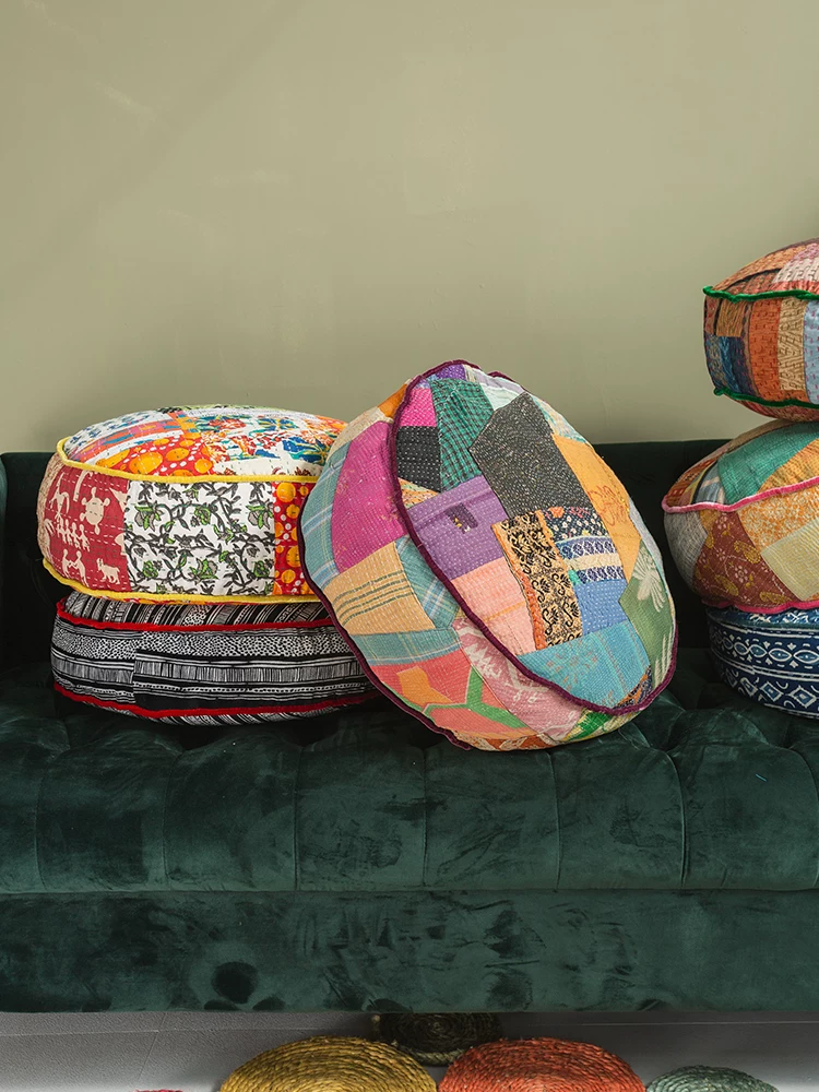 Подлинный дизайнерский ковер, эт pillows?