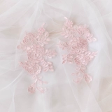 Одежда кружевные кружевные пятна и шахматные кости, белая вышивка из белого пиона.