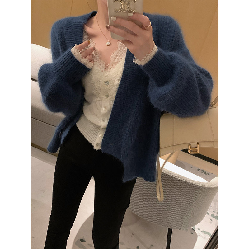 MUKOK solid-color V-neck wool knitted cardigan for women in the autumn and winter of 2022 pairs well with a trendy, laid-back and loose sweater