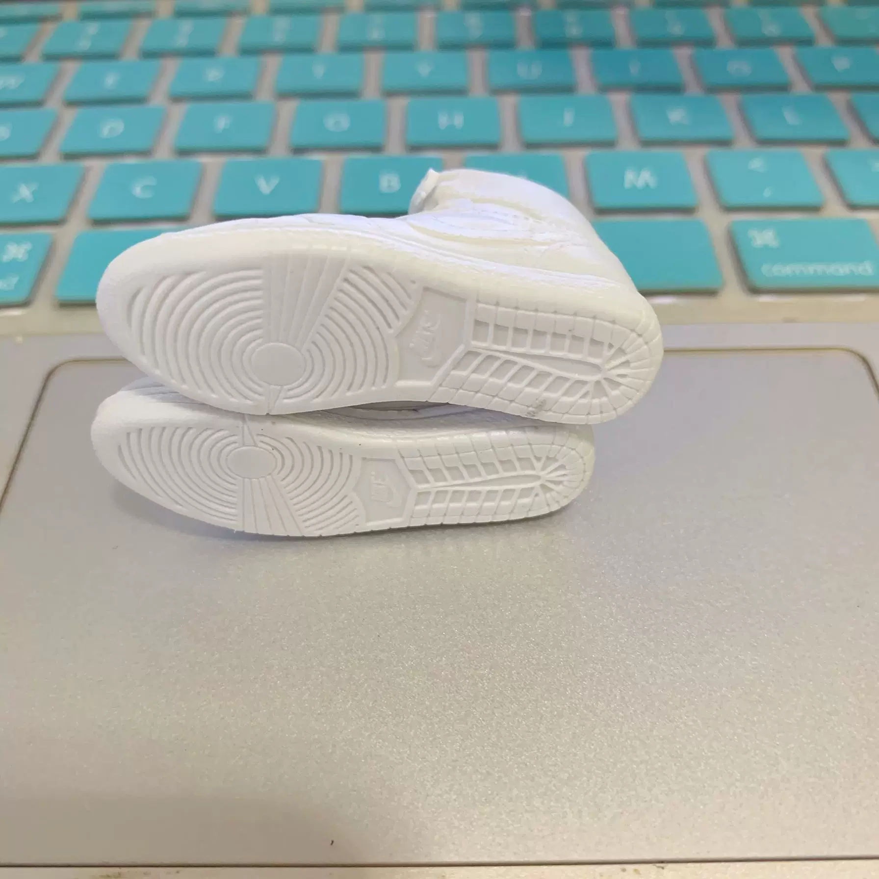 [32 degrees ~ bulk Enterbay EB NBA1/6 Jordan1 Joe 1 Air Force No. 1 model basketball shoes]