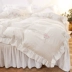 Tấm lưới màu đỏ tinh khiết bên cotton bốn mảnh công chúa trắng kiểu Hàn Quốc chăn bông 1,5 m Bộ đồ giường 1,8m - Bộ đồ giường bốn mảnh